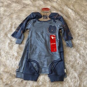 Huggies 4 piece matching set 9 months
